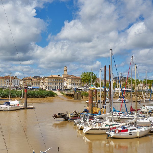 Ville Pauillac - POrt Découvrir le terroir de Pauillac autrement et profiter de tout ce que la ville a à offrir en terme d'activités touristiques
